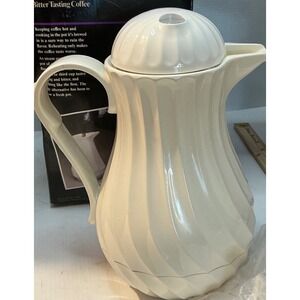 Thermos Vintage 1986 Coffee Butler Carafe Fluted‎ White Insulated Pitcher 1qt